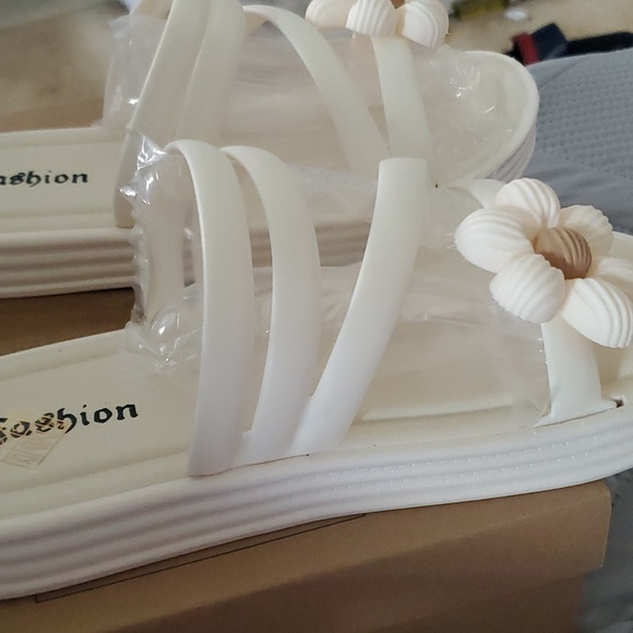 Shoes - Picture 2 of 3